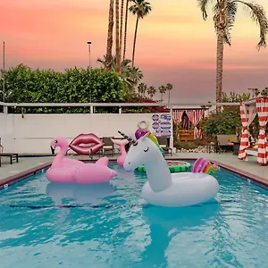 *** Hotel Float USA